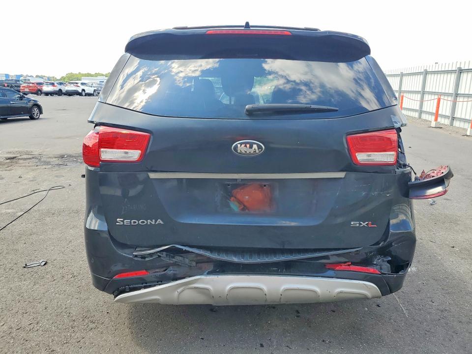 85605755 :رقم المزاد ، KNDME5C12J6356114 vin ، 2018 Kia Sedona مزاد بيع