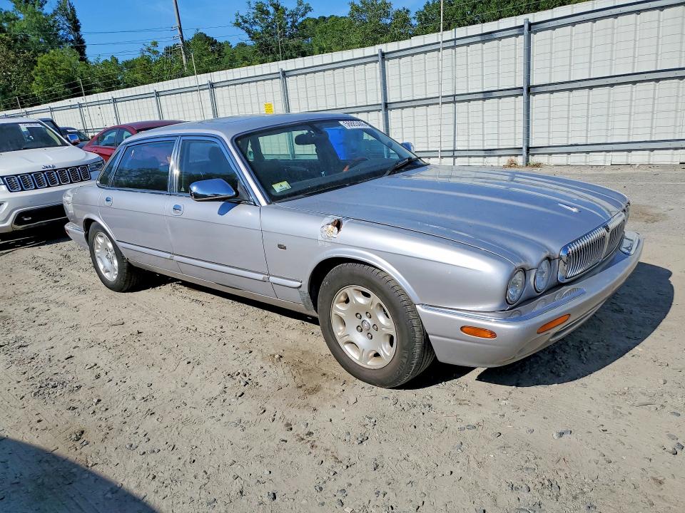 56883446 :رقم المزاد ، SAJDA24C01LF35946 vin ، 2001 Jaguar Vandenplas مزاد بيع