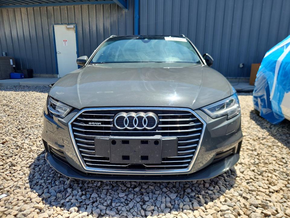 Продажа на аукционе авто 2018 Audi A3, vin: WAUSPBFF6JA057209, номер лота: 56489206