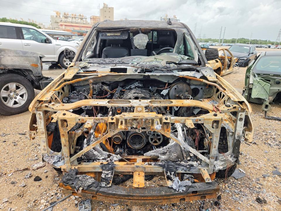 57952976 :رقم المزاد ، 1GNSCHKCXKR205918 vin ، 2019 Chevrolet Suburban مزاد بيع