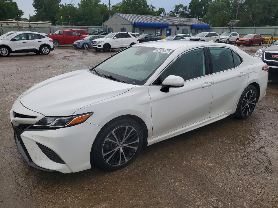 2020 Toyota Camry მანქანა იყიდება აუქციონზე, vin: 4T1G11BK7LU010565, აუქციონის ნომერი: 58524576