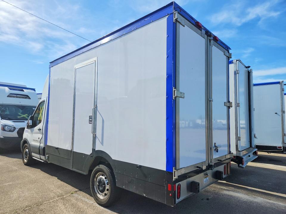 55606826 :رقم المزاد ، 1FDBW5Z8XMKA80037 vin ، 2021 Ford Transit مزاد بيع
