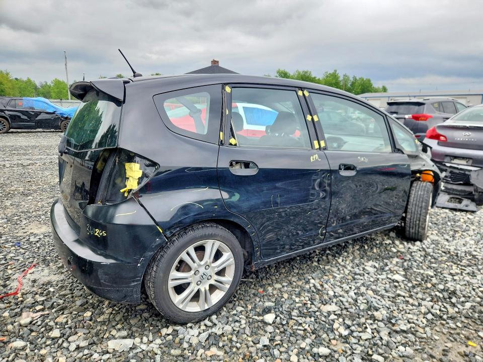 58589666 :رقم المزاد ، JHMGE8H57BC026528 vin ، 2011 Honda Fit مزاد بيع