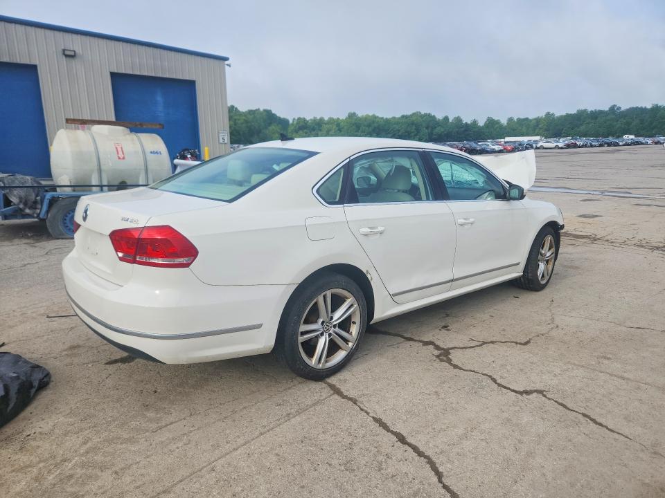 Продажа на аукционе авто 2015 Volkswagen Passat, vin: 1VWCV7A3XFC030305, номер лота: 58563986