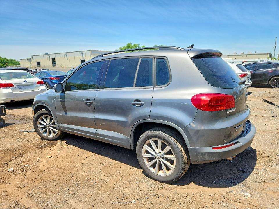 55875666 :رقم المزاد ، WVGBV7AX8HK044354 vin ، 2017 Volkswagen Tiguan مزاد بيع