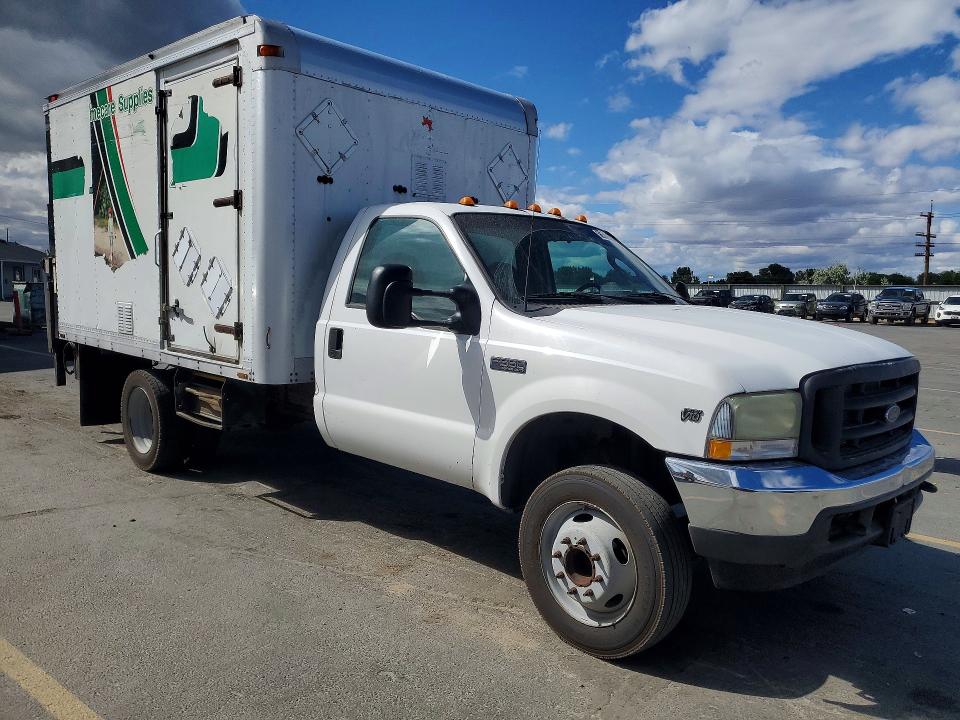 56549826 :رقم المزاد ، 1FDAF56S03EB73335 vin ، 2003 Ford F550 مزاد بيع