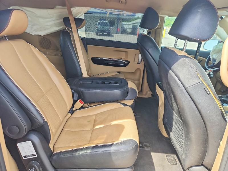 56396776 :رقم المزاد ، KNDMC5C11H6336632 vin ، 2017 Kia Sedona مزاد بيع