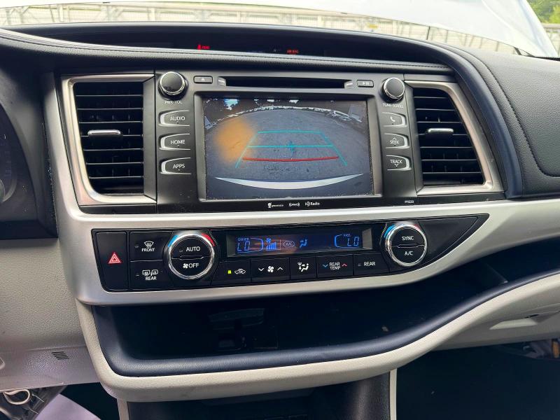 57776586 :رقم المزاد ، 5TDBZRFH9HS367178 vin ، 2017 Toyota Highlander مزاد بيع