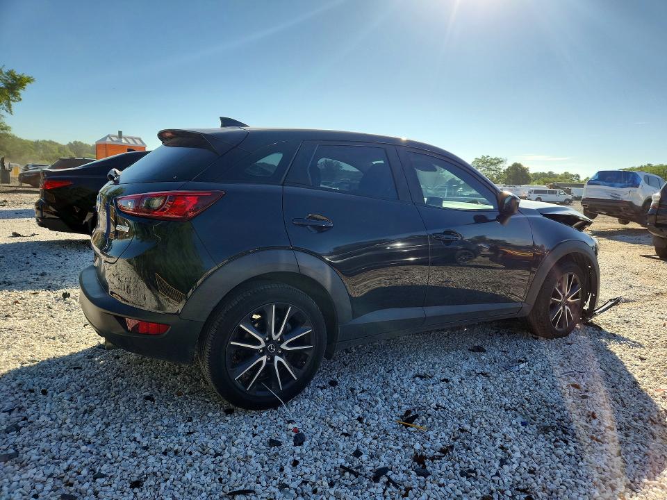 56742546 :رقم المزاد ، JM1DKDC72J0308428 vin ، 2018 Mazda Cx-3 مزاد بيع