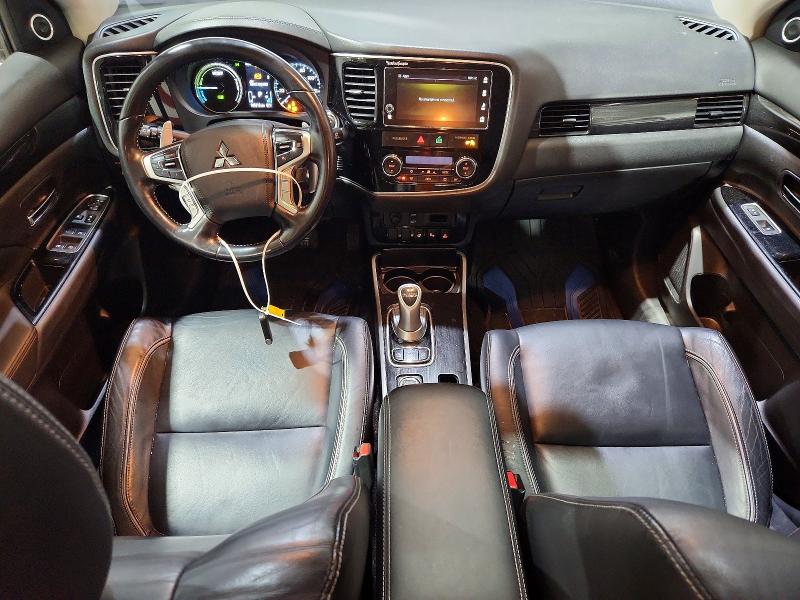 55894106 :رقم المزاد ، JA4J24A59JZ032114 vin ، 2018 Mitsubishi Outlander مزاد بيع