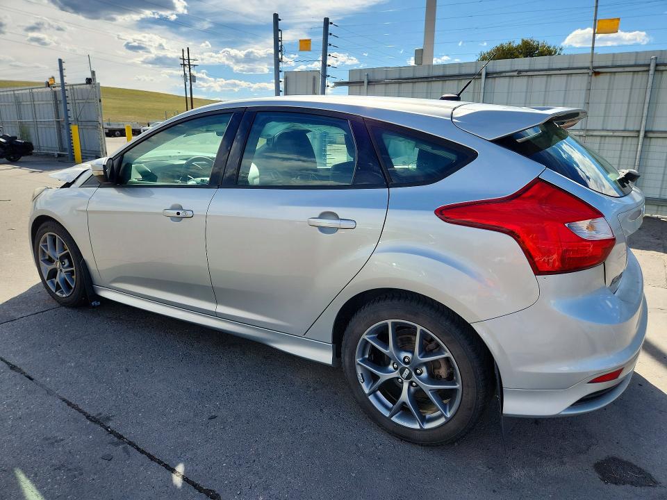 57010106 :رقم المزاد ، 1FADP3L92DL234658 vin ، 2013 Ford Focus مزاد بيع