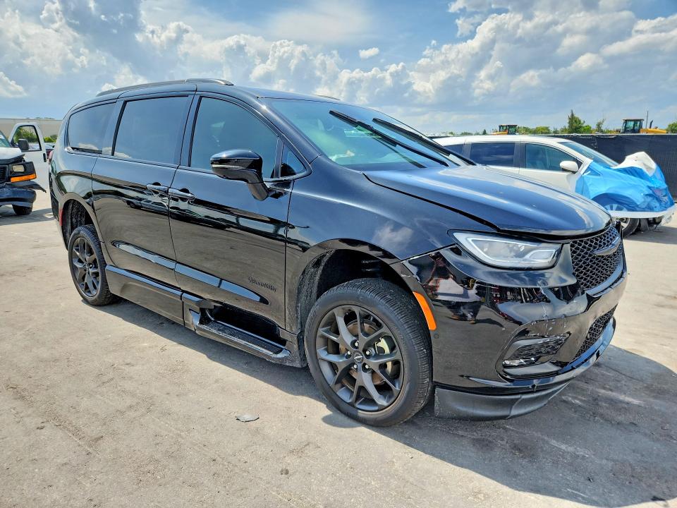 2024 Chrysler Pacifica მანქანა იყიდება აუქციონზე, vin: 2C4RC1BG7RR173502, აუქციონის ნომერი: 58982896