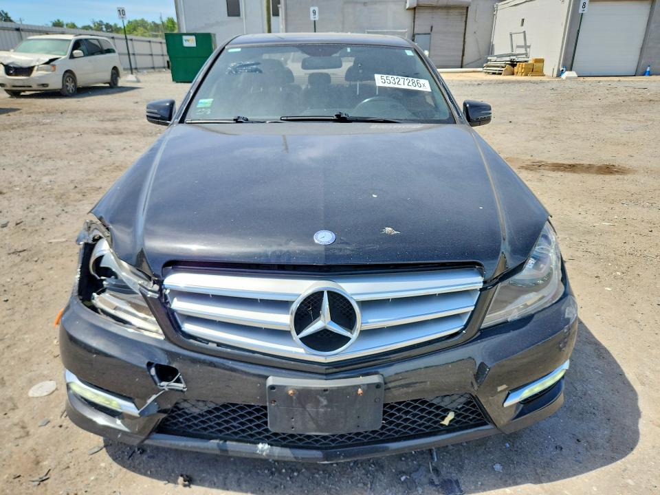 Продажа на аукционе авто 2012 Mercedes-benz C, vin: WDDGF8BB7CR201443, номер лота: 55327286