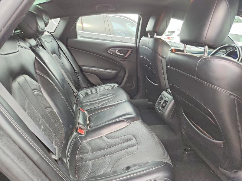 58110556 :رقم المزاد ، 1C3CCCBG2GN138673 vin ، 2016 Chrysler 200 مزاد بيع