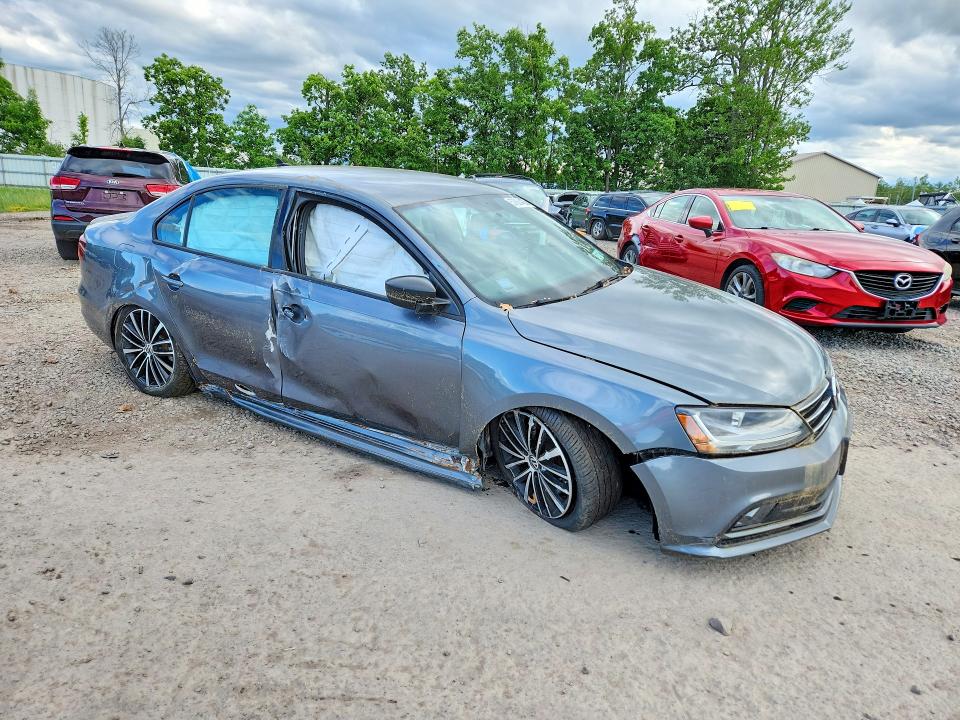 57624426 :رقم المزاد ، 3VWD17AJ0HM388710 vin ، 2017 Volkswagen Jetta مزاد بيع