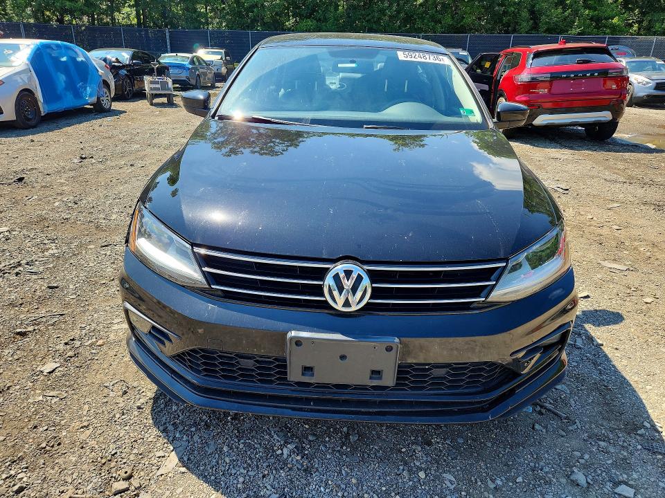 59248736 :رقم المزاد ، 3VWDB7AJ5JM238207 vin ، 2018 Volkswagen Jetta مزاد بيع