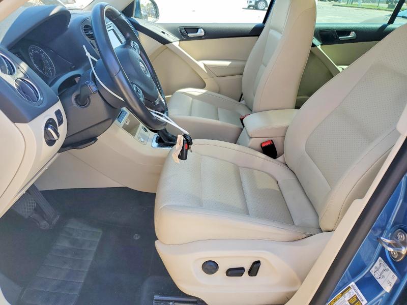 2017 Volkswagen Tiguan მანქანა იყიდება აუქციონზე, vin: WVGRV7AX7HW511030, აუქციონის ნომერი: 58077396