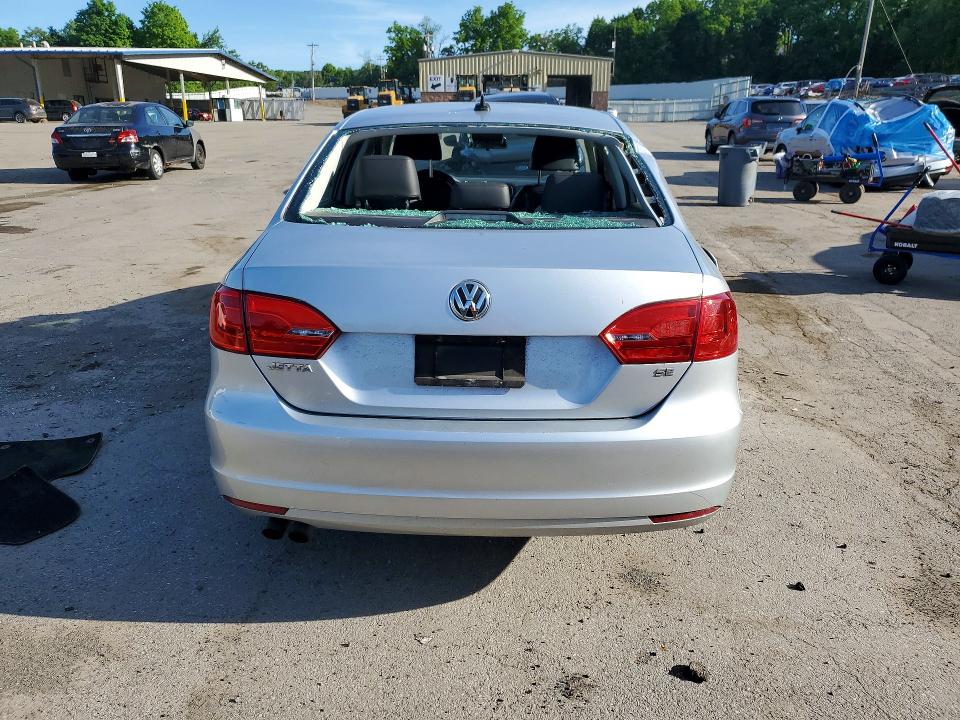 56821946 :رقم المزاد ، 3VWD17AJ3EM227053 vin ، 2014 Volkswagen Jetta مزاد بيع
