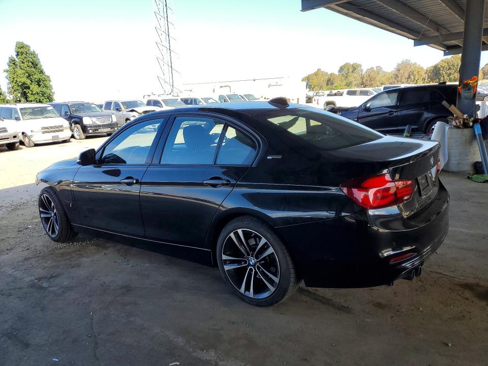 56329026 :رقم المزاد ، WBA8E1C59JA178631 vin ، 2018 Bmw 330e مزاد بيع