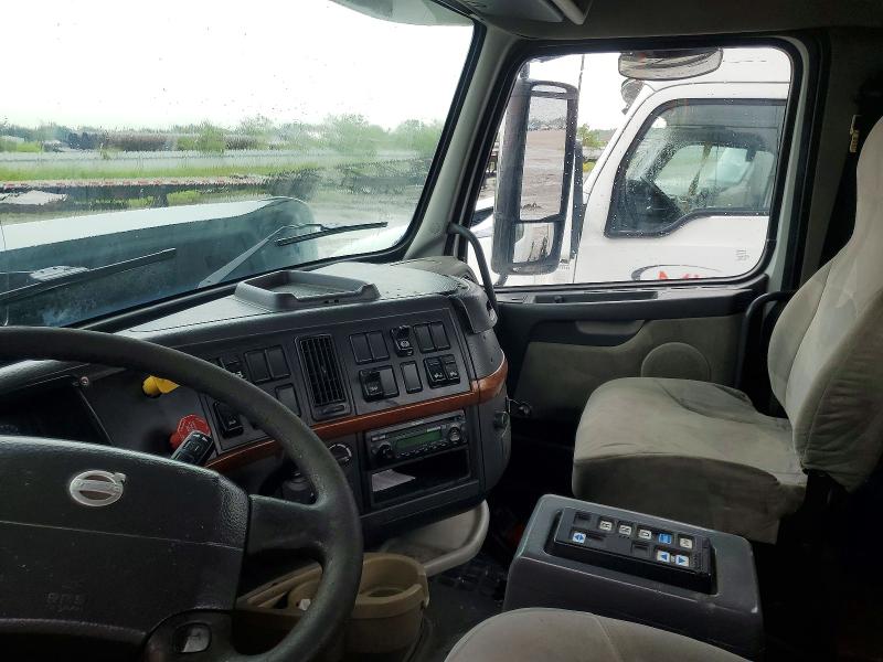 2007 Volvo Vnl მანქანა იყიდება აუქციონზე, vin: 4V4NC9GHX7N423781, აუქციონის ნომერი: 57200986