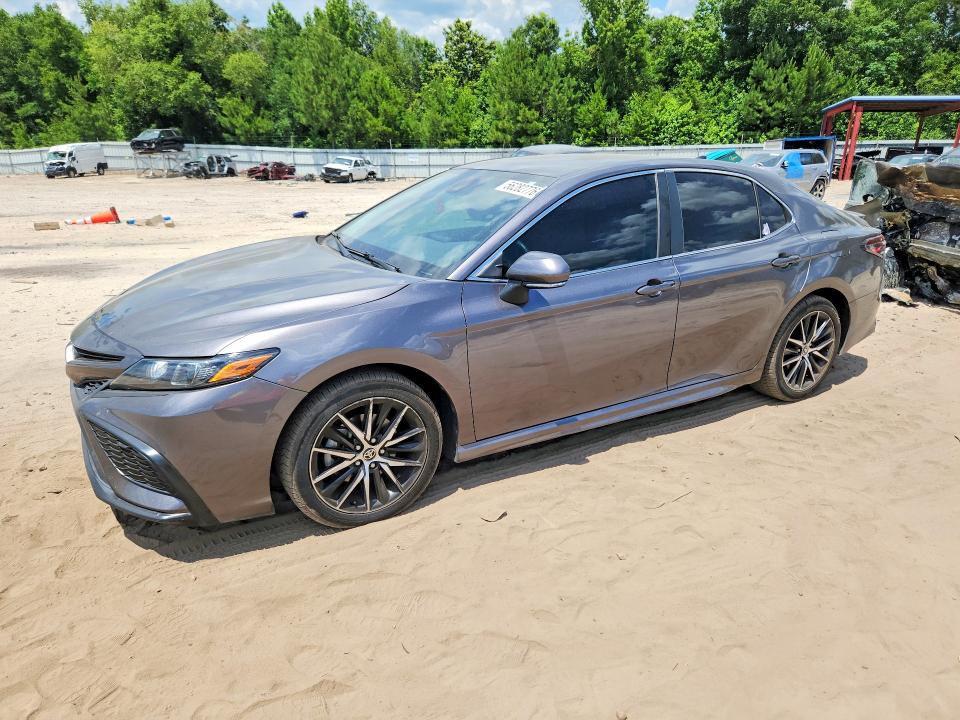 Auction sale of the 2021 Toyota Camry, vin: 4T1T11AK0MU484827, lot number: 56282776