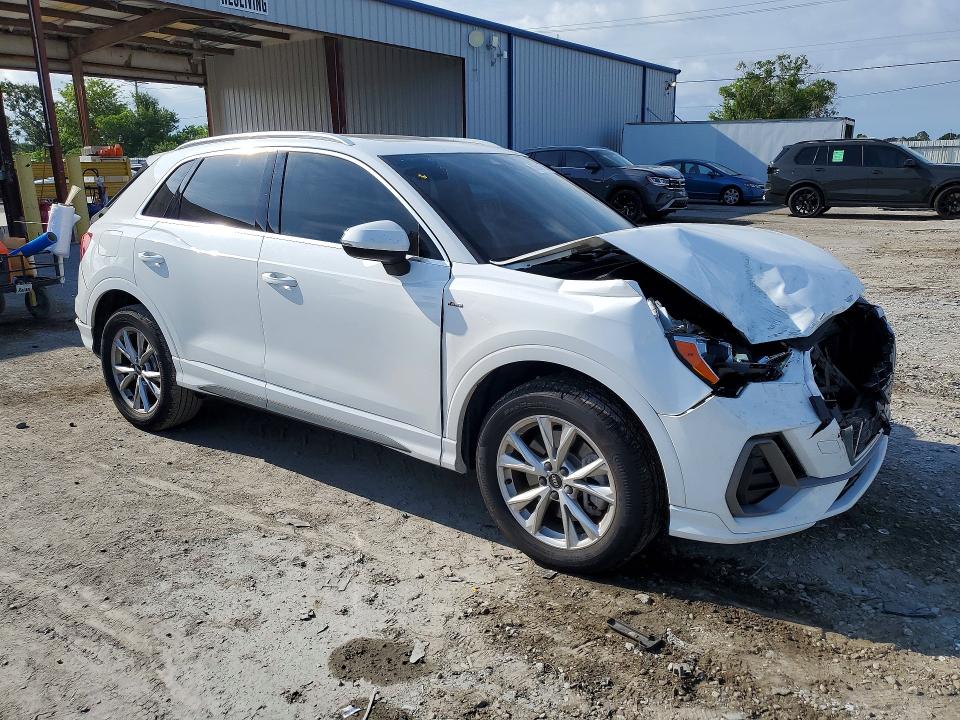 56586756 :رقم المزاد ، WA1DECF33M1098019 vin ، 2021 Audi Q3 مزاد بيع