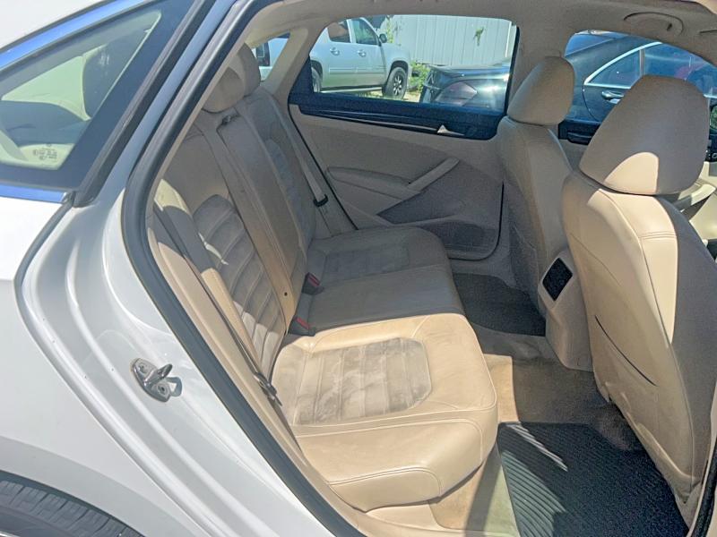 2015 Volkswagen Passat მანქანა იყიდება აუქციონზე, vin: 1VWCV7A32FC003843, აუქციონის ნომერი: 56260876