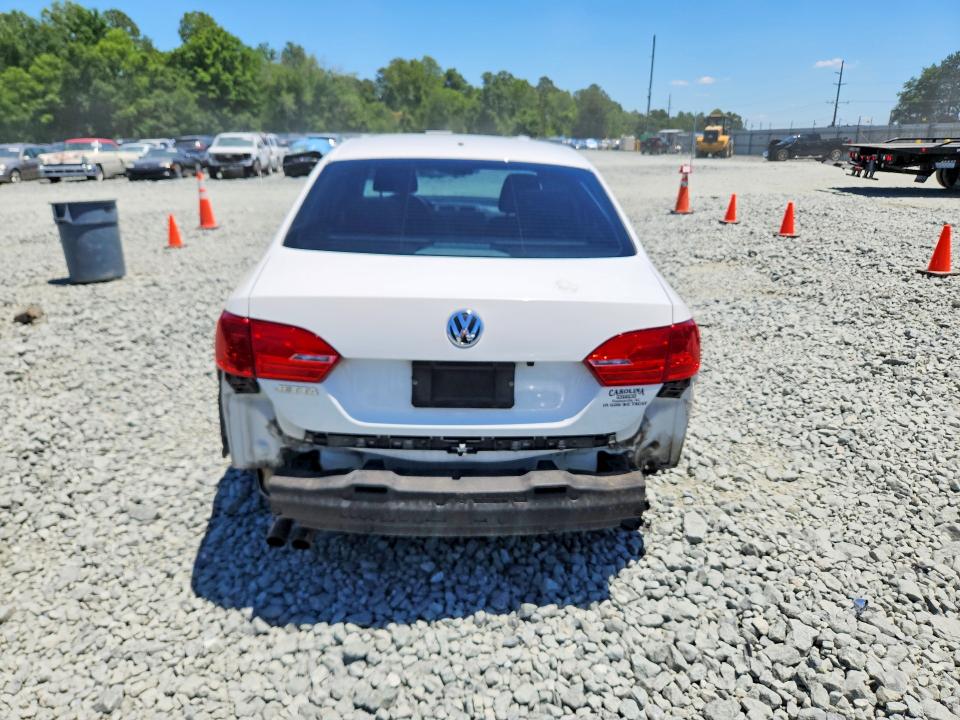 58013016 :رقم المزاد ، 3VW2K7AJ0EM361801 vin ، 2014 Volkswagen Jetta مزاد بيع