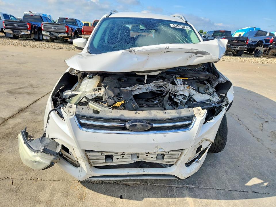 Продажа на аукционе авто 2015 Ford Escape, vin: 1FMCU9J95FUC67361, номер лота: 57425556