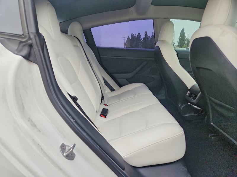 56862476 :رقم المزاد ، 5YJ3E1EC9MF077884 vin ، 2021 Tesla Model 3 مزاد بيع
