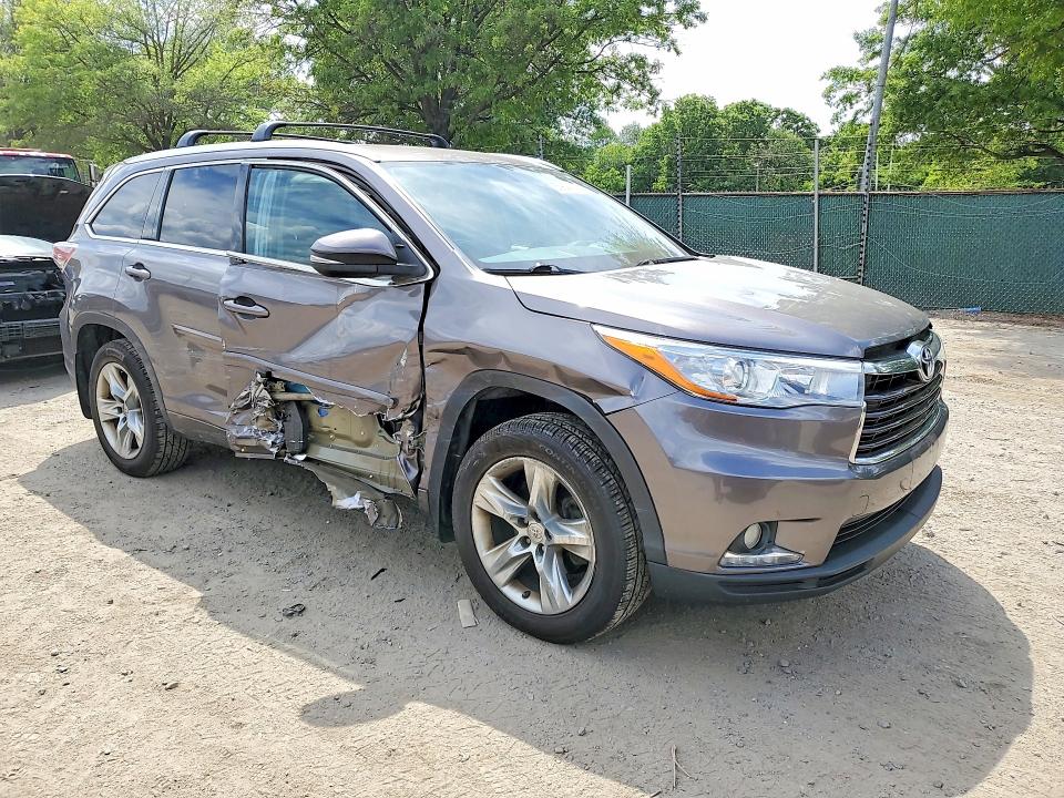 55844676 :رقم المزاد ، 5TDDKRFH2FS088326 vin ، 2015 Toyota Highlander مزاد بيع