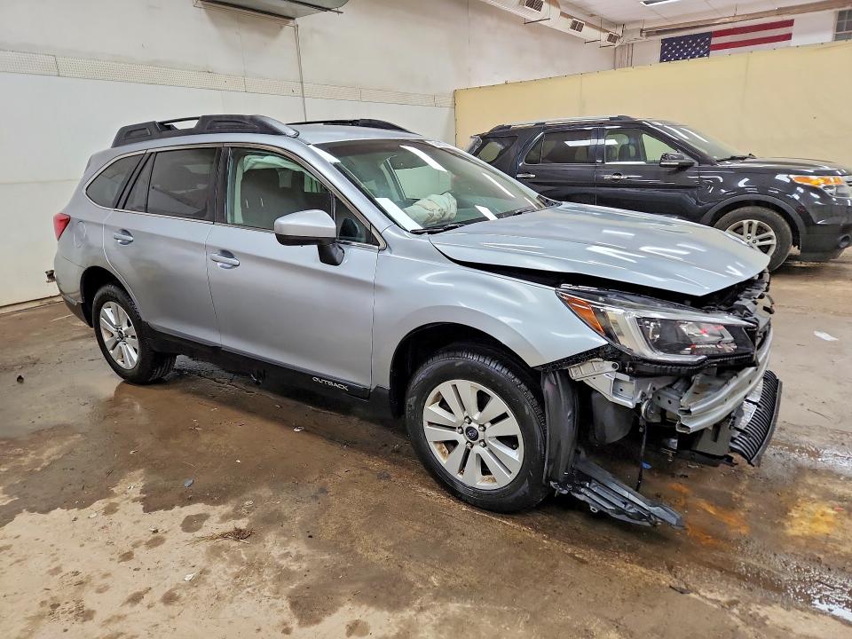 53450366 :رقم المزاد ، 4S4BSACC1J3361327 vin ، 2018 Subaru Outback مزاد بيع