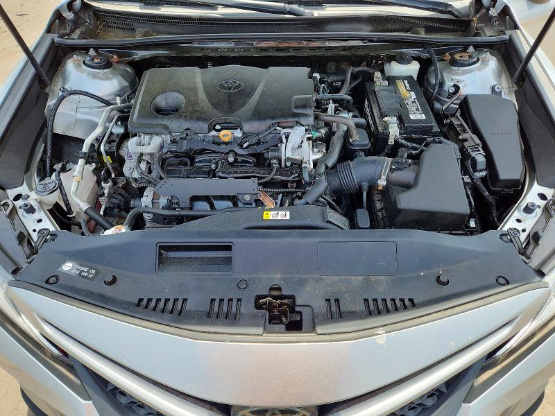 56158146 :رقم المزاد ، 4T1B11HK3JU650545 vin ، 2018 Toyota Camry مزاد بيع
