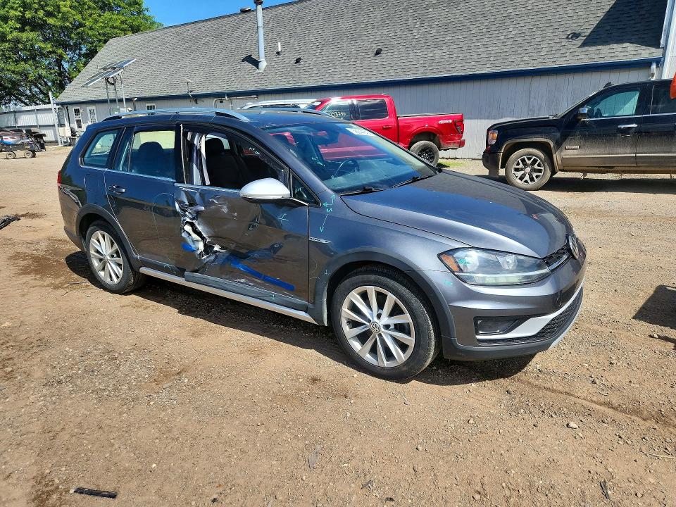 2018 Volkswagen Golf Alltrack მანქანა იყიდება აუქციონზე, vin: 3VWH17AU7JM759573, აუქციონის ნომერი: 58044046