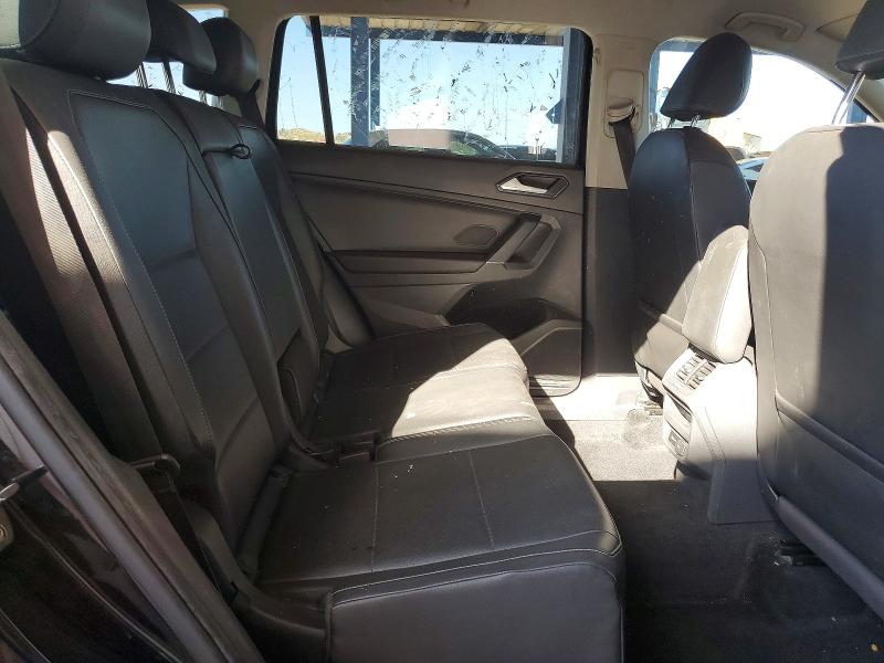 56421566 :رقم المزاد ، 3VV2B7AX7JM172405 vin ، 2018 Volkswagen Tiguan مزاد بيع