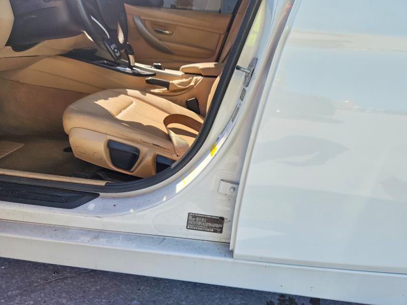 58703496 :رقم المزاد ، WBA3B1C55FP830975 vin ، 2015 Bmw 320 مزاد بيع