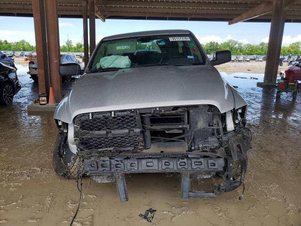 55157316 :رقم المزاد ، 1C6RR7KG4JS314215 vin ، 2018 Ram 1500 مزاد بيع