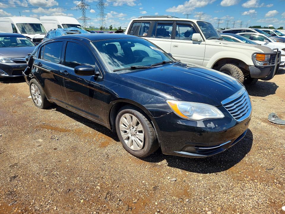 56870266 :رقم المزاد ، 1C3CCBABXEN208367 vin ، 2014 Chrysler 200 مزاد بيع