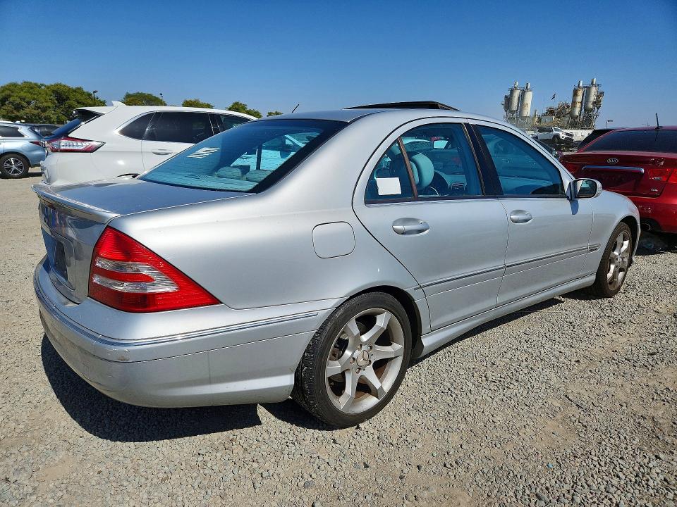 Продажа на аукционе авто 2007 Mercedes-benz C, vin: WDBRF52HX7A937124, номер лота: 55717146