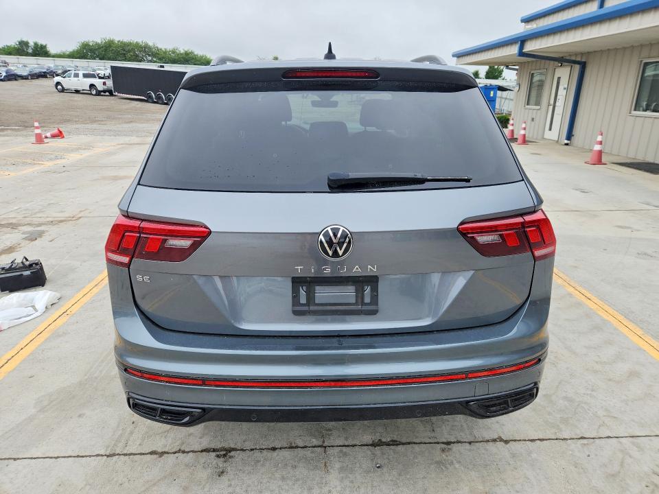 58411326 :رقم المزاد ، 3VVCB7AX9NM064555 vin ، 2022 Volkswagen Tiguan مزاد بيع