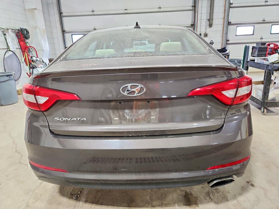 2015 Hyundai Sonata მანქანა იყიდება აუქციონზე, vin: 5NPE24AF2FH206572, აუქციონის ნომერი: 58185076