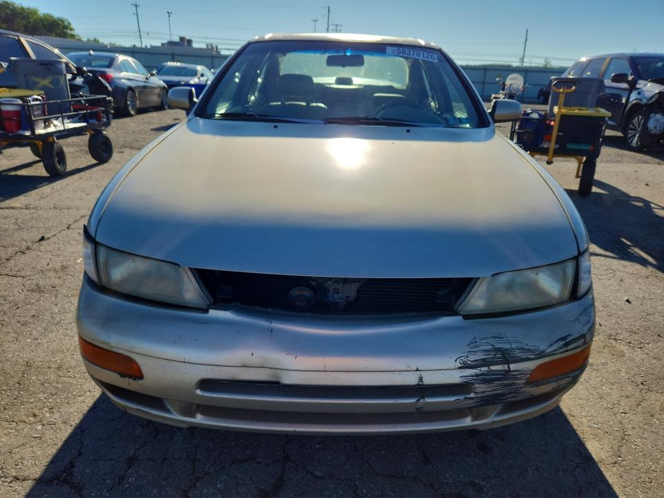 1998 Nissan Maxima მანქანა იყიდება აუქციონზე, vin: JN1CA21A0WM807264, აუქციონის ნომერი: 58378126