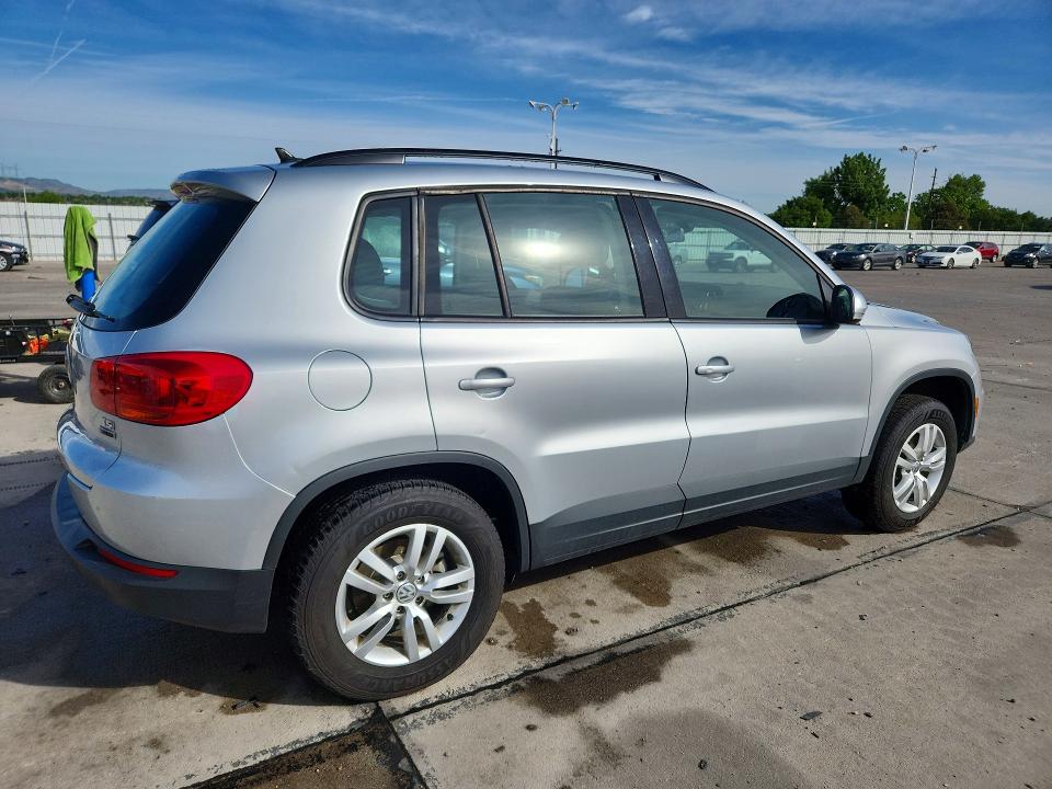 2017 Volkswagen Tiguan მანქანა იყიდება აუქციონზე, vin: WVGBV7AX7HW512325, აუქციონის ნომერი: 55804406