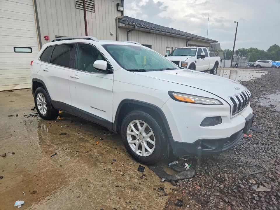58245876 :رقم المزاد ، 1C4PJMCS2GW111463 vin ، 2016 Jeep Cherokee مزاد بيع