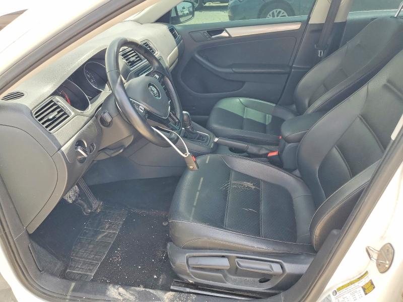 55723986 :رقم المزاد ، 3VWDB7AJ3JM260142 vin ، 2018 Volkswagen Jetta مزاد بيع