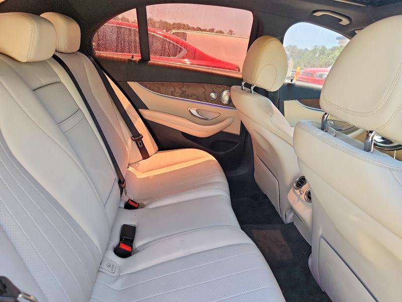 55881596 :رقم المزاد ، WDDZF4JB2HA057602 vin ، 2017 Mercedes-benz E مزاد بيع