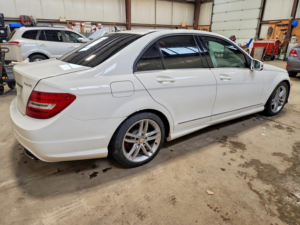2014 Mercedes-benz C მანქანა იყიდება აუქციონზე, vin: WDDGF8AB1EA905642, აუქციონის ნომერი: 53210546