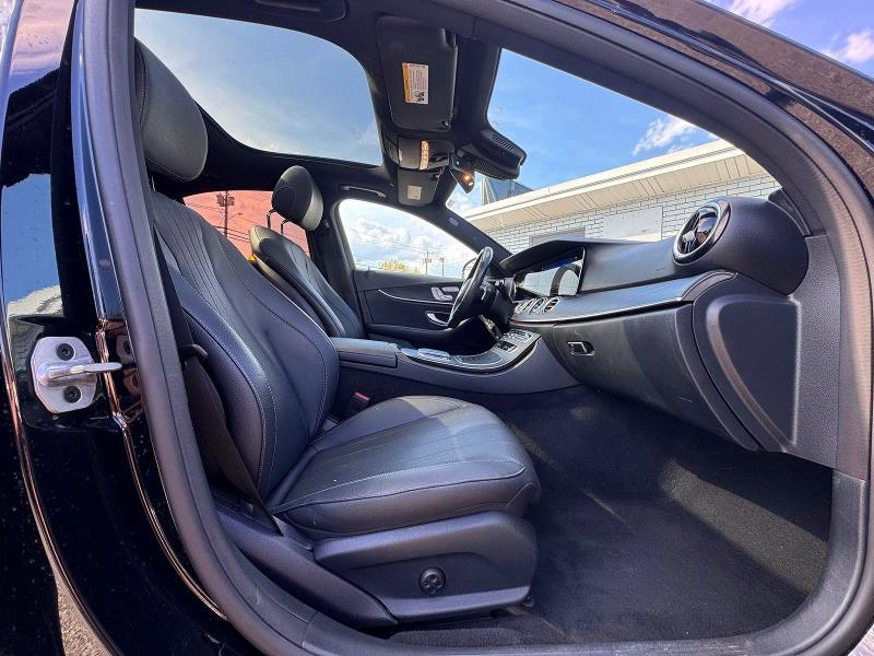 Продажа на аукционе авто 2022 Mercedes-benz E, vin: W1KZF8EBXNB029411, номер лота: 56881246