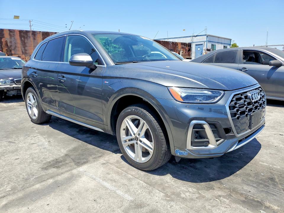 58469056 :رقم المزاد ، WA1G2AFY0M2047707 vin ، 2021 Audi Q5 E مزاد بيع