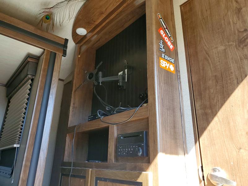 56601876 :رقم المزاد ، 5RXHB2721J2363104 vin ، 2018 Cruiser R.v. Llc Recreational Vehicle (rv) مزاد بيع